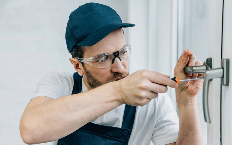 Read This Before Hiring a Locksmith: Must-Know Tips!